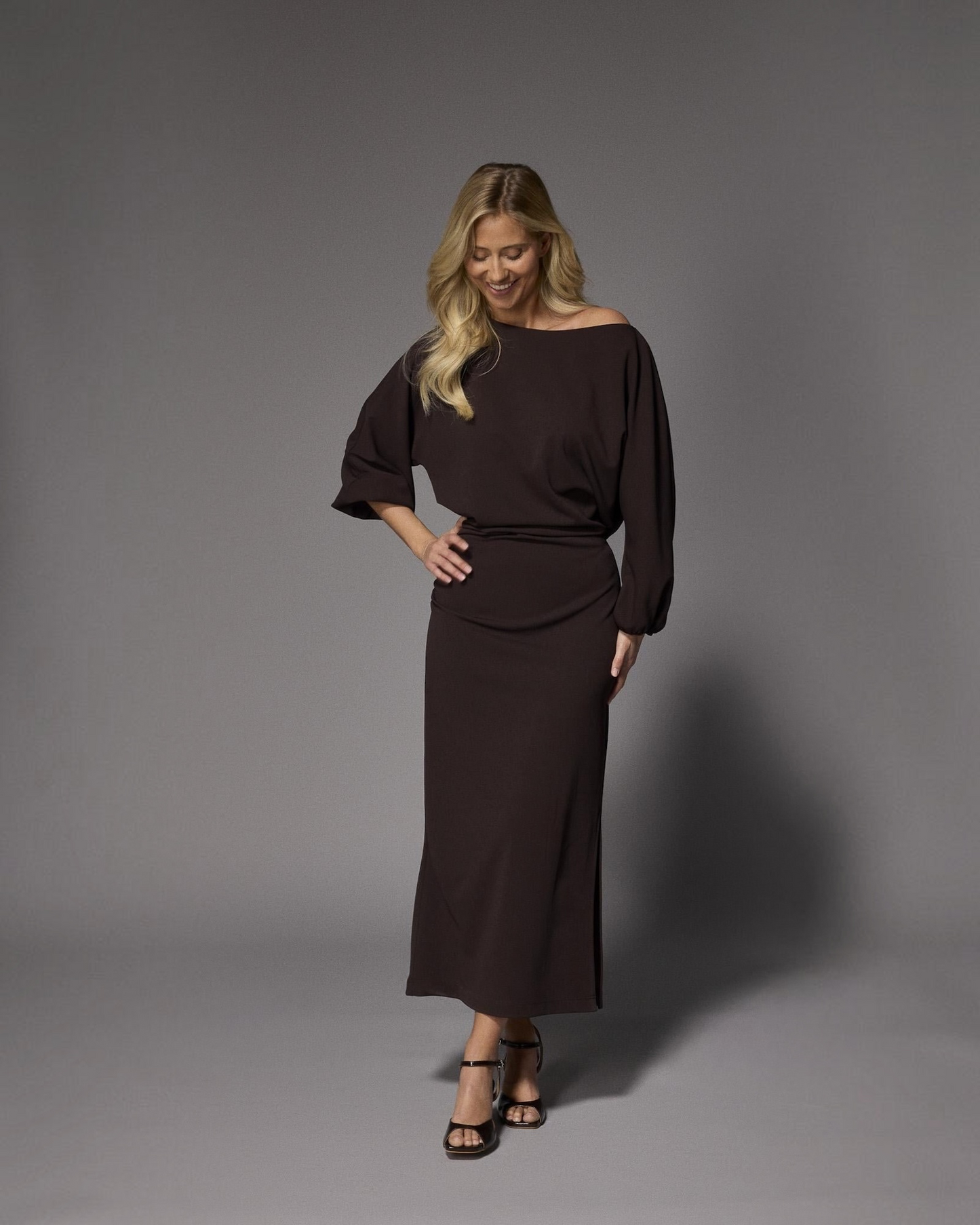 Eleonor Maxi Jurk Bruin – Lalotti