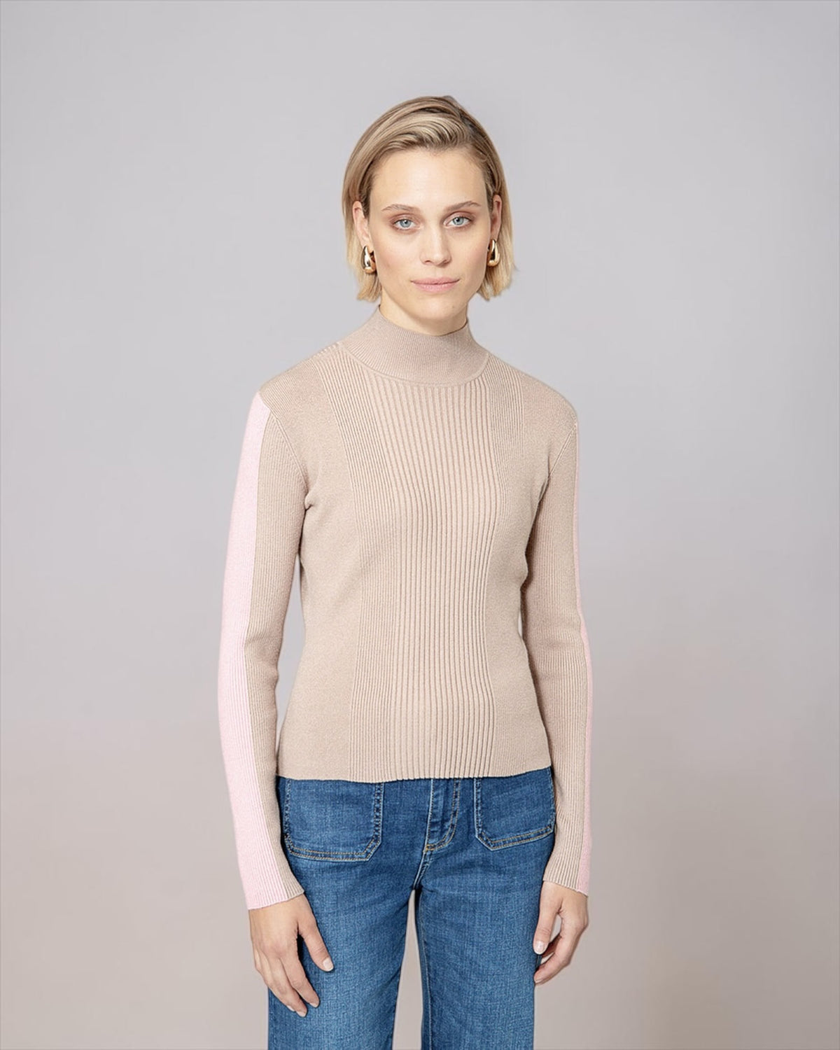 Catnoir trui met opstaande kraag in taupe & roze