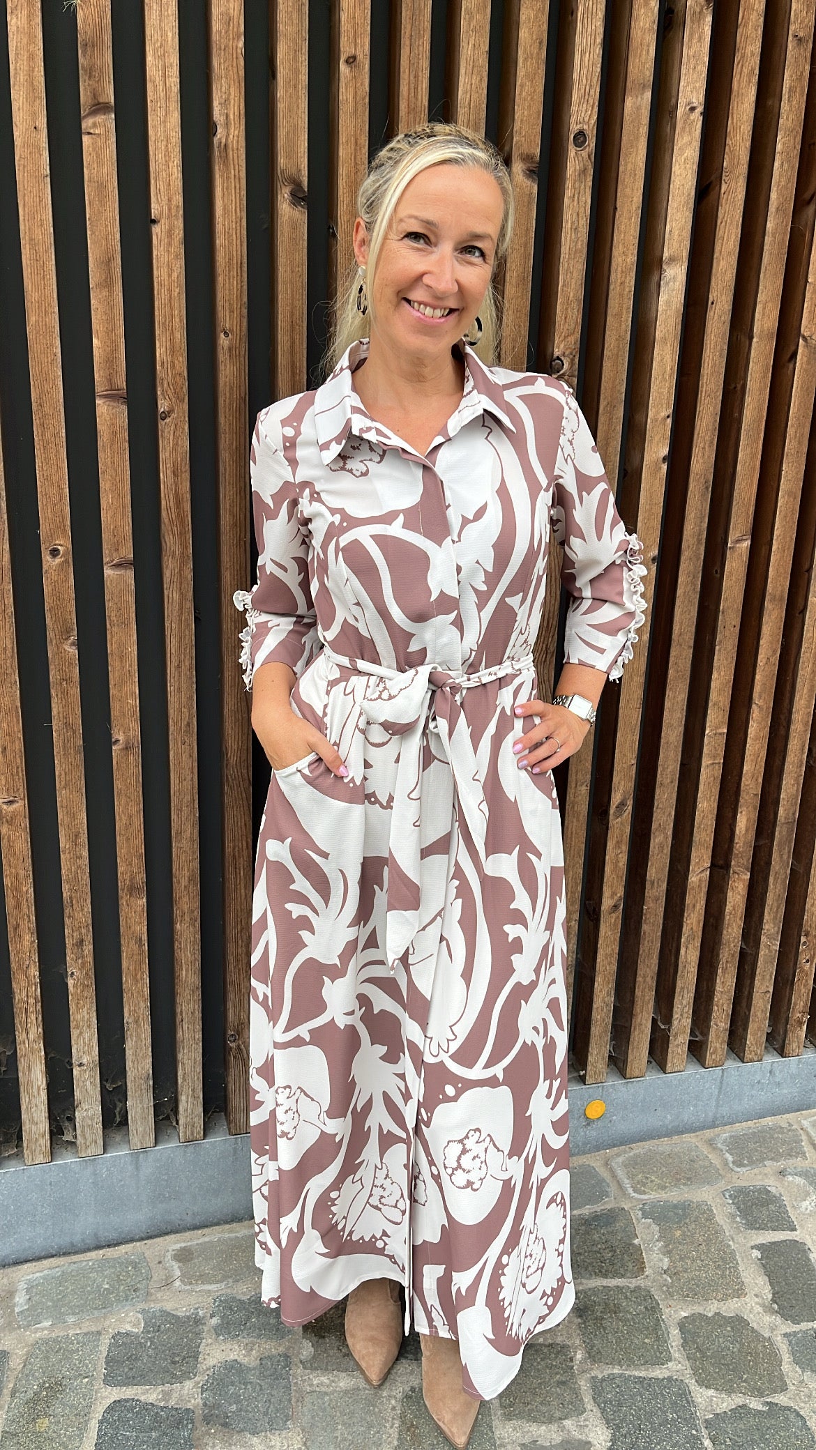 Lang kleed june wit/bruine print van Farah
