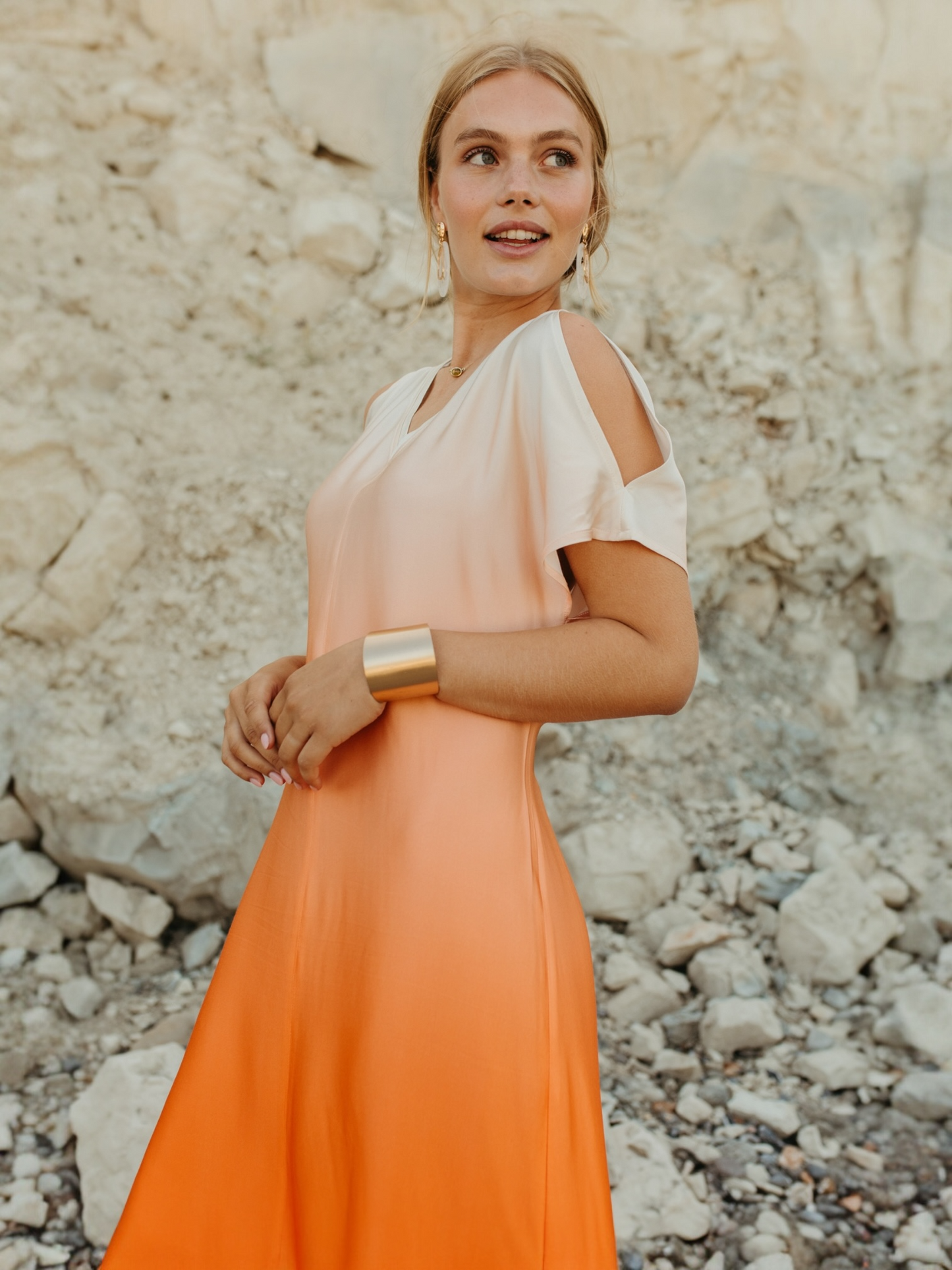 More Than That - kleed TAYLOR oranje