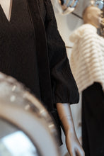 Afbeelding in Gallery-weergave laden, Zwarte jurk in jacquard Xandres (KAMIS)
