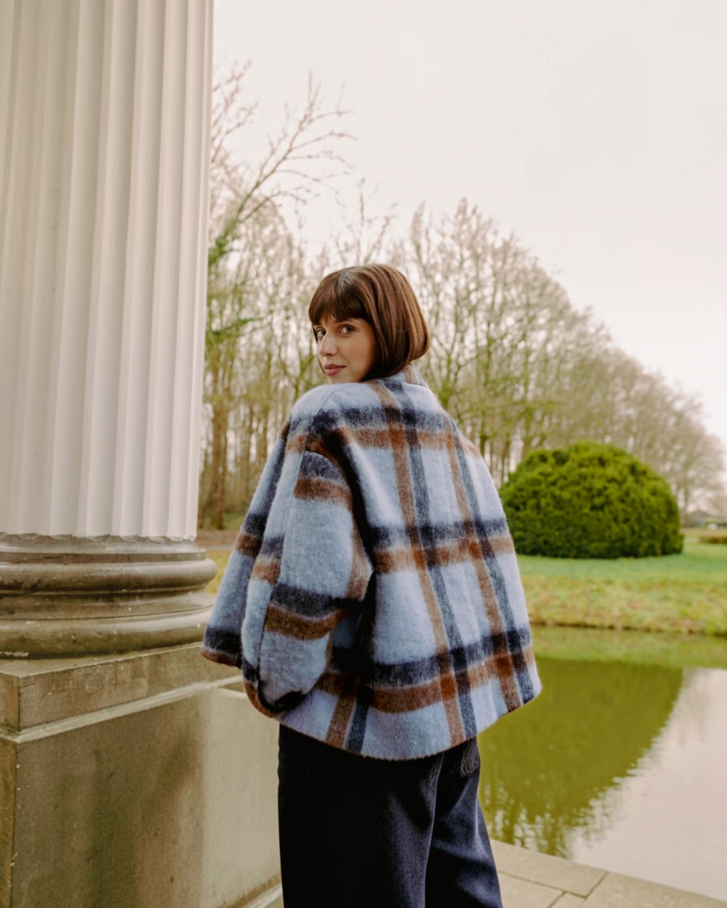 More Than That Magali Jacket | Geruite wollen jas blauw-bruin