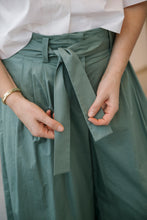 Afbeelding in Gallery-weergave laden, Groene culotte of broekrok TICKET - Gigue
