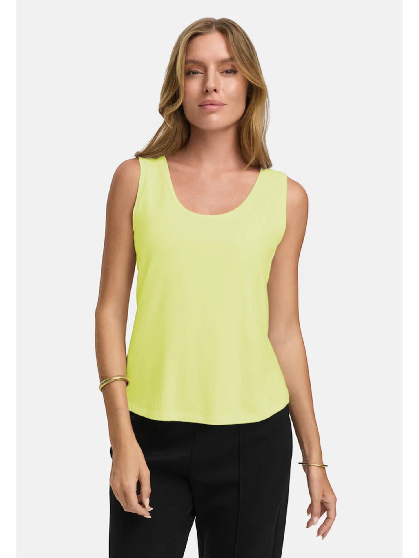 Catnoir - Top met ronde hals van luxe viscose jersey | lichtgeel