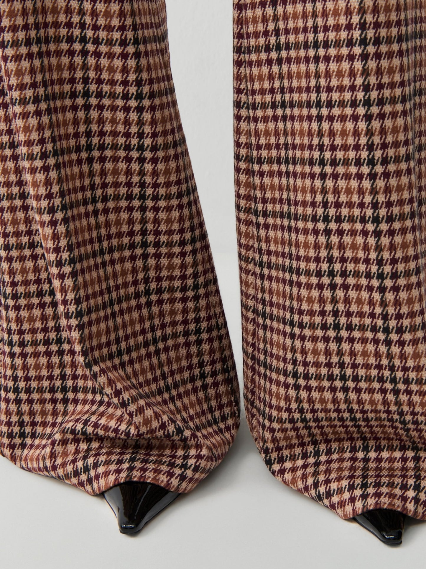 CAMBIO Famous geruite flared broek – bruin/bordeaux