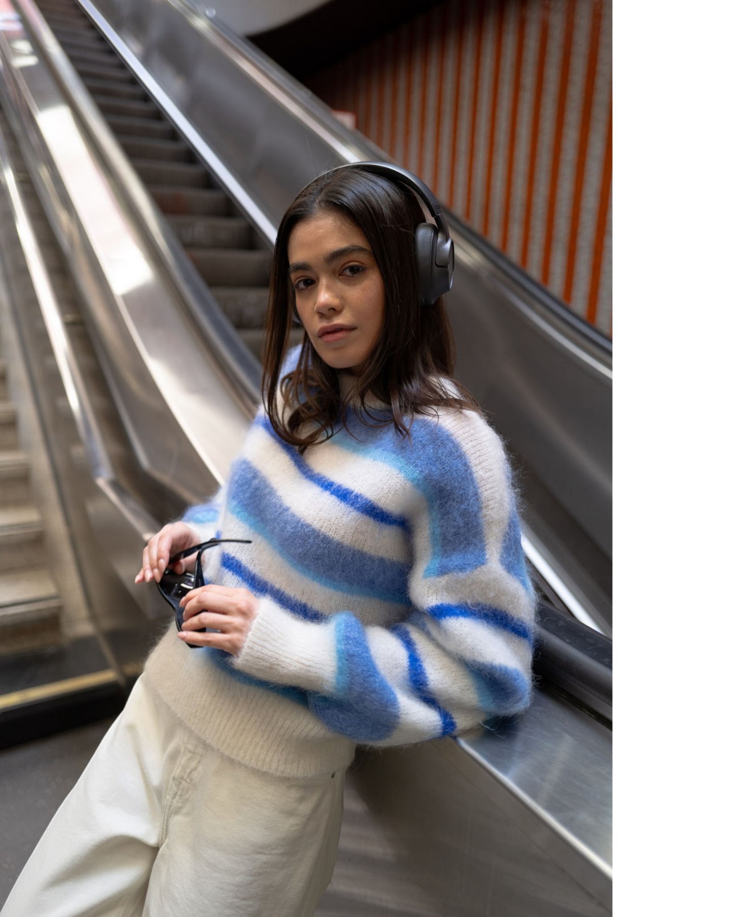 TWNS Kale Pullover Ice – Zachte gestreepte trui in wit en blauw
