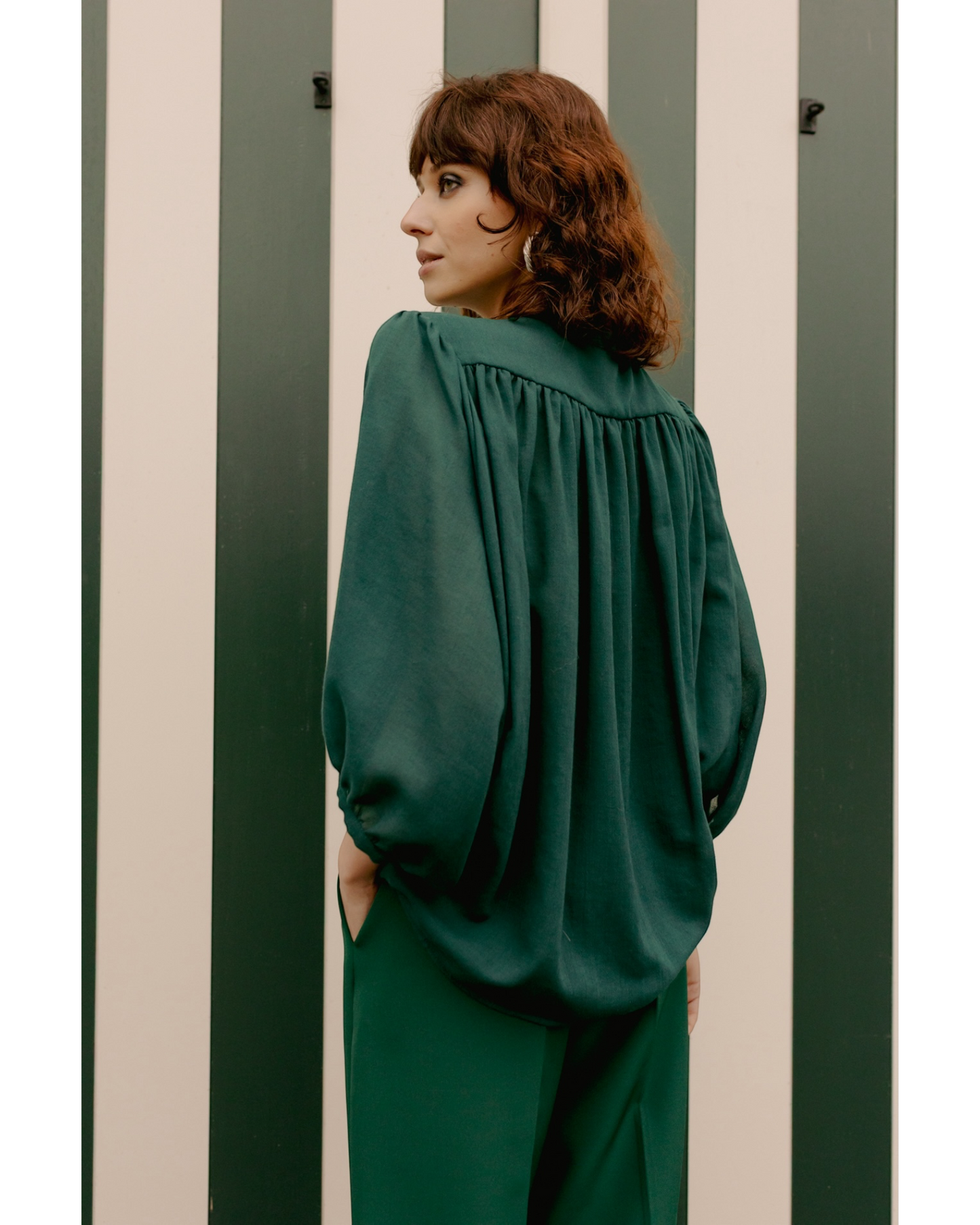 More Than That Blouse Noemie Groen | Elegante Blouse met Pofmouwen