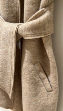 Afbeelding in Gallery-weergave laden, Mouwloze beige vest FARAH
