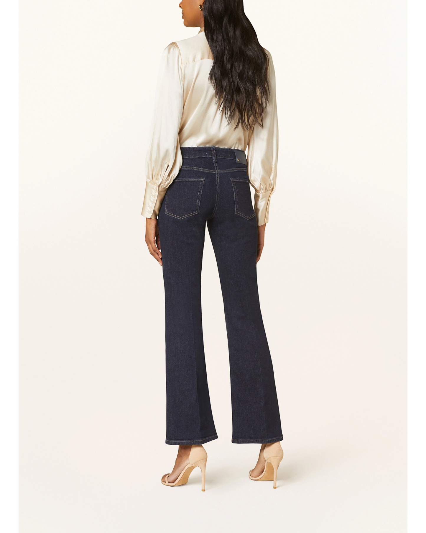 Cambio Paris Flared Jeans Modern Rinsed – Donkerblauwe Flared Jeans