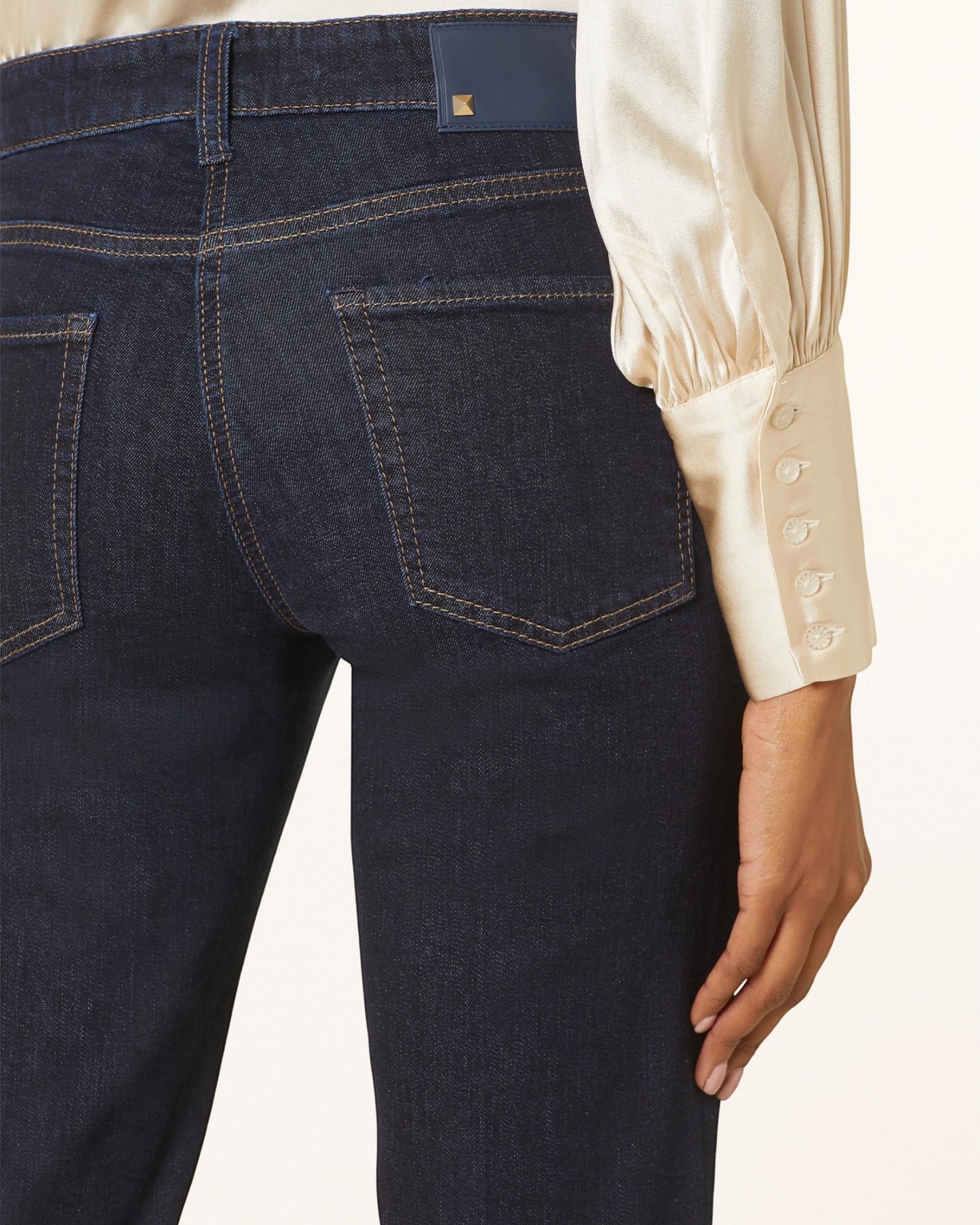 Cambio Paris Flared Jeans Modern Rinsed – Donkerblauwe Flared Jeans