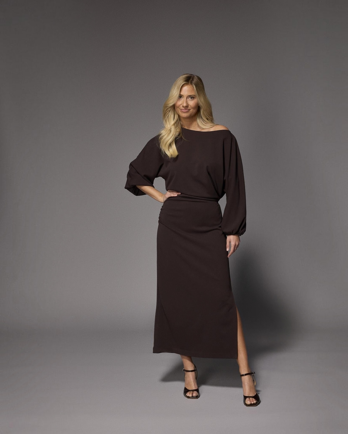 Eleonor Maxi Jurk Bruin – Lalotti
