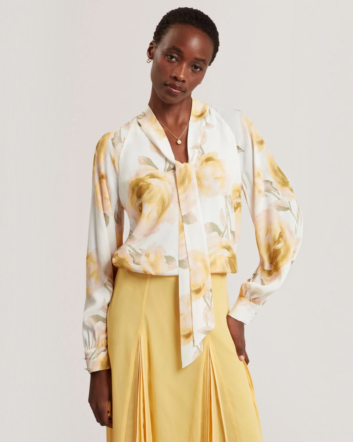 Ted Baker Randia blouse ivoor met rozenprint en strik