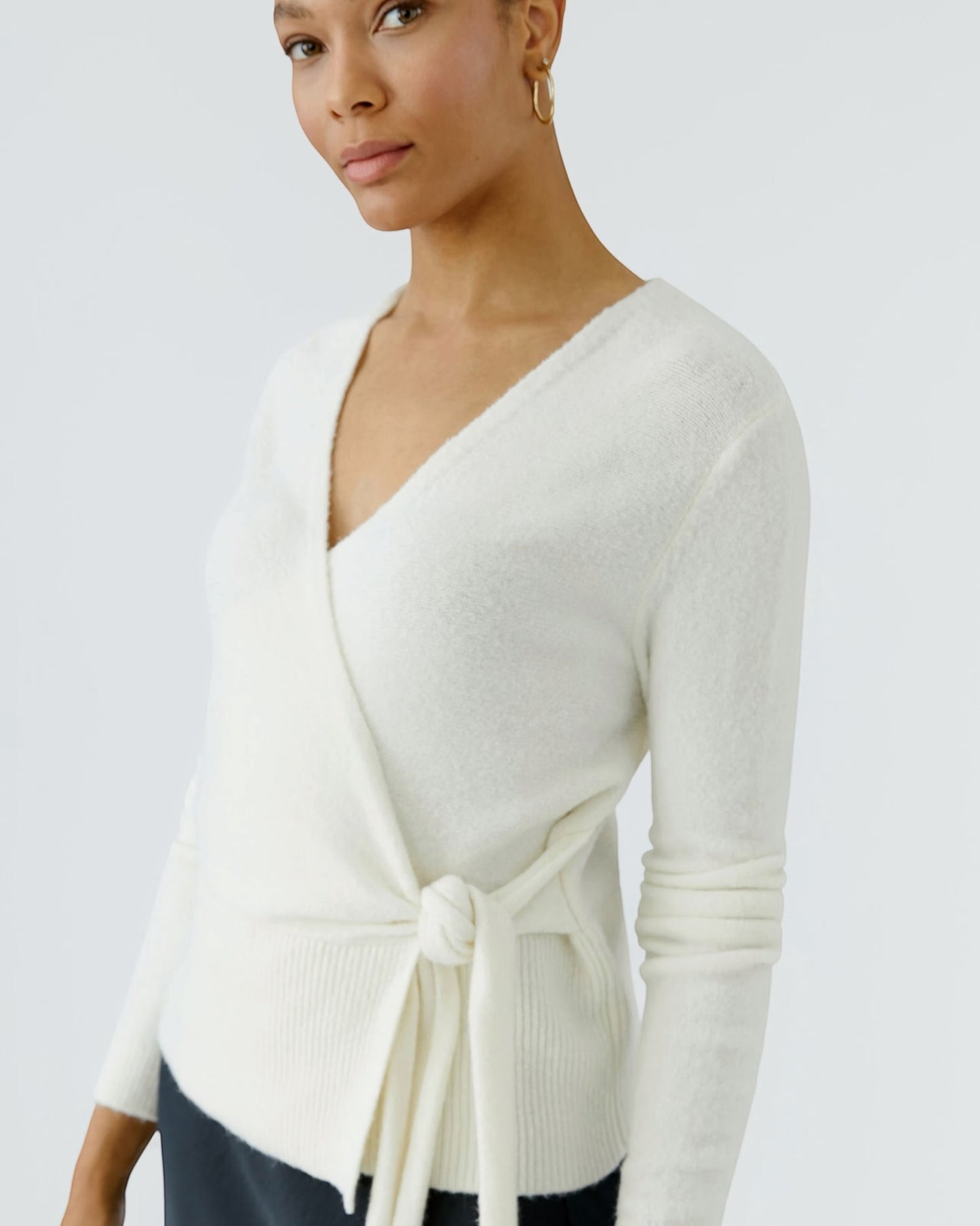 Oui wikkelvest Gardenia – dames trui met striklint
