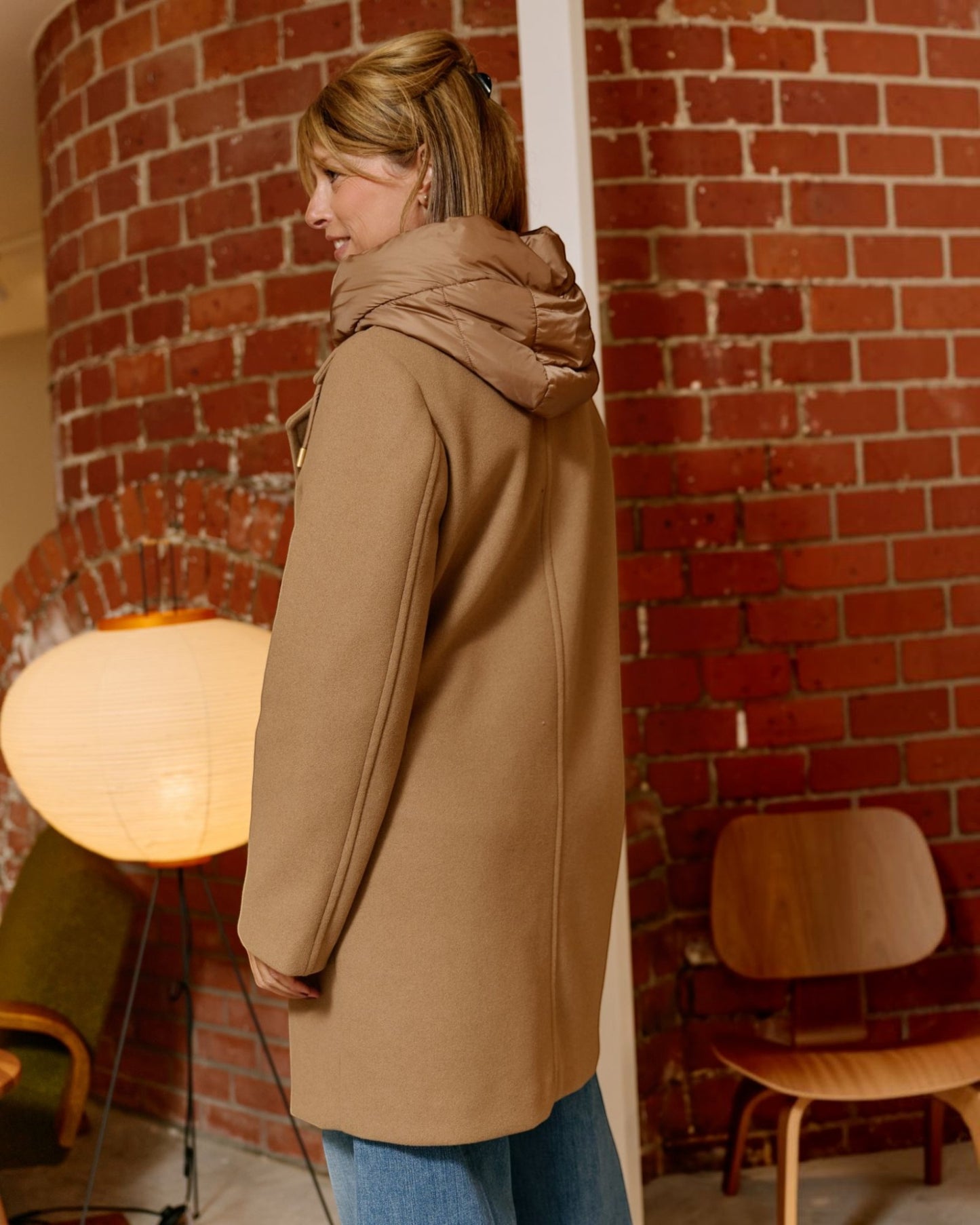 Beaumont Elvira damesmantel camel met afritsbare kap