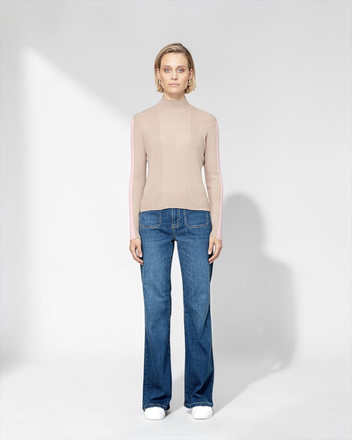 Catnoir trui met opstaande kraag in taupe & roze