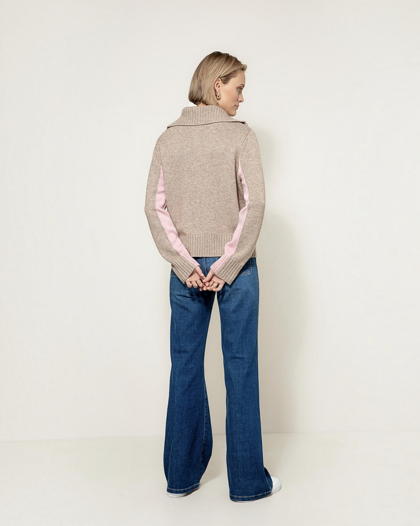 Catnoir trui in taupe met roze detail