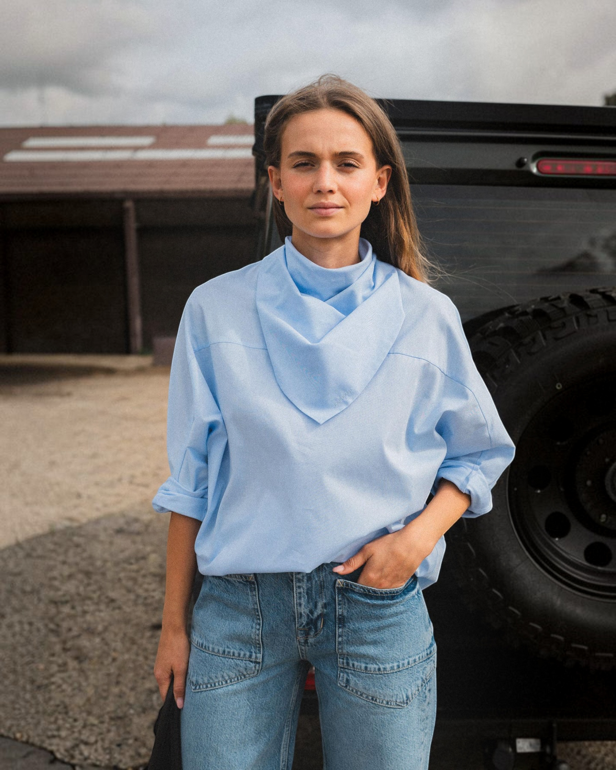 Dou Doun Berlin blouse lichtblauw met sjaaltje