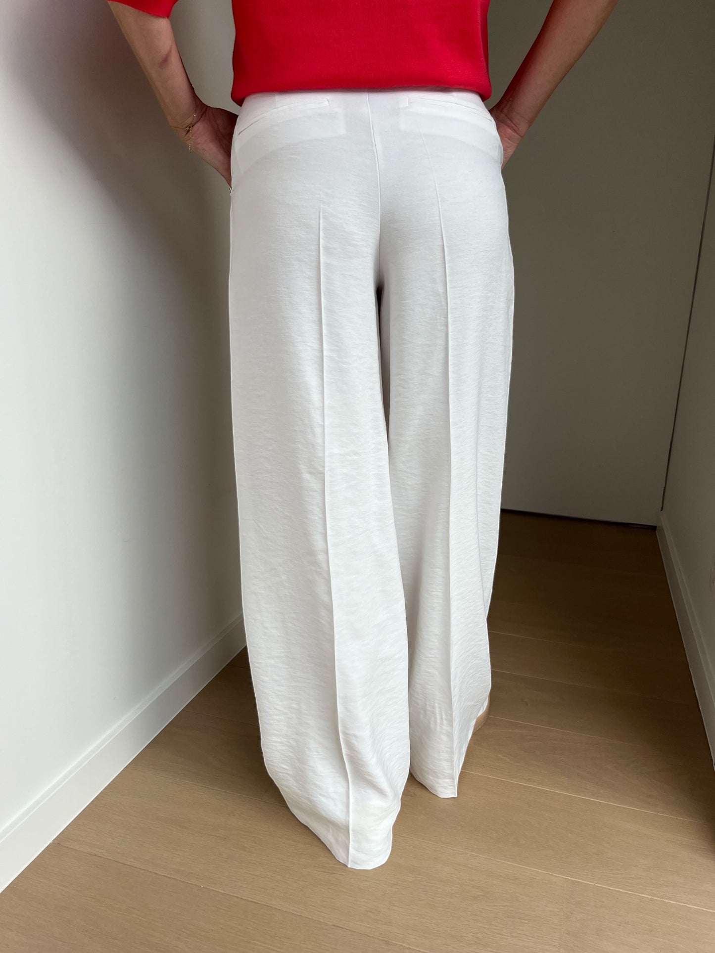 Witte losse broek ODARE met bandplooi - Lalotti