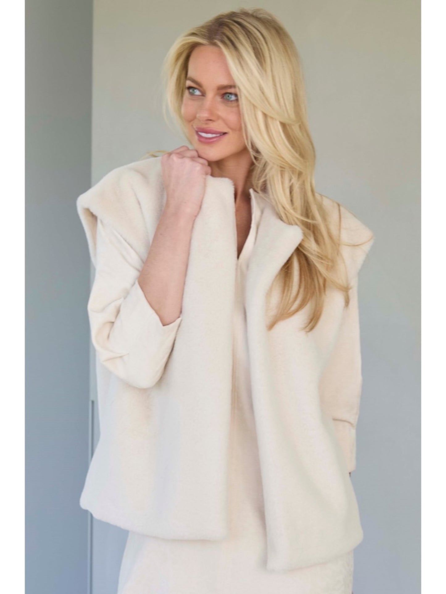 Blue Bay - ecru fluffy bodywarmer FRIDA