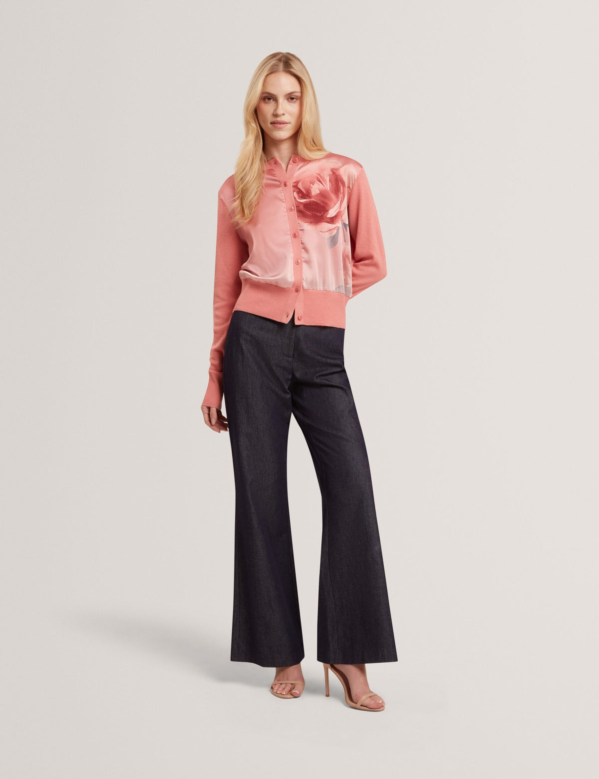 Ted Baker - ILYNA
Roze gilet met geweven print aan de voorkant
