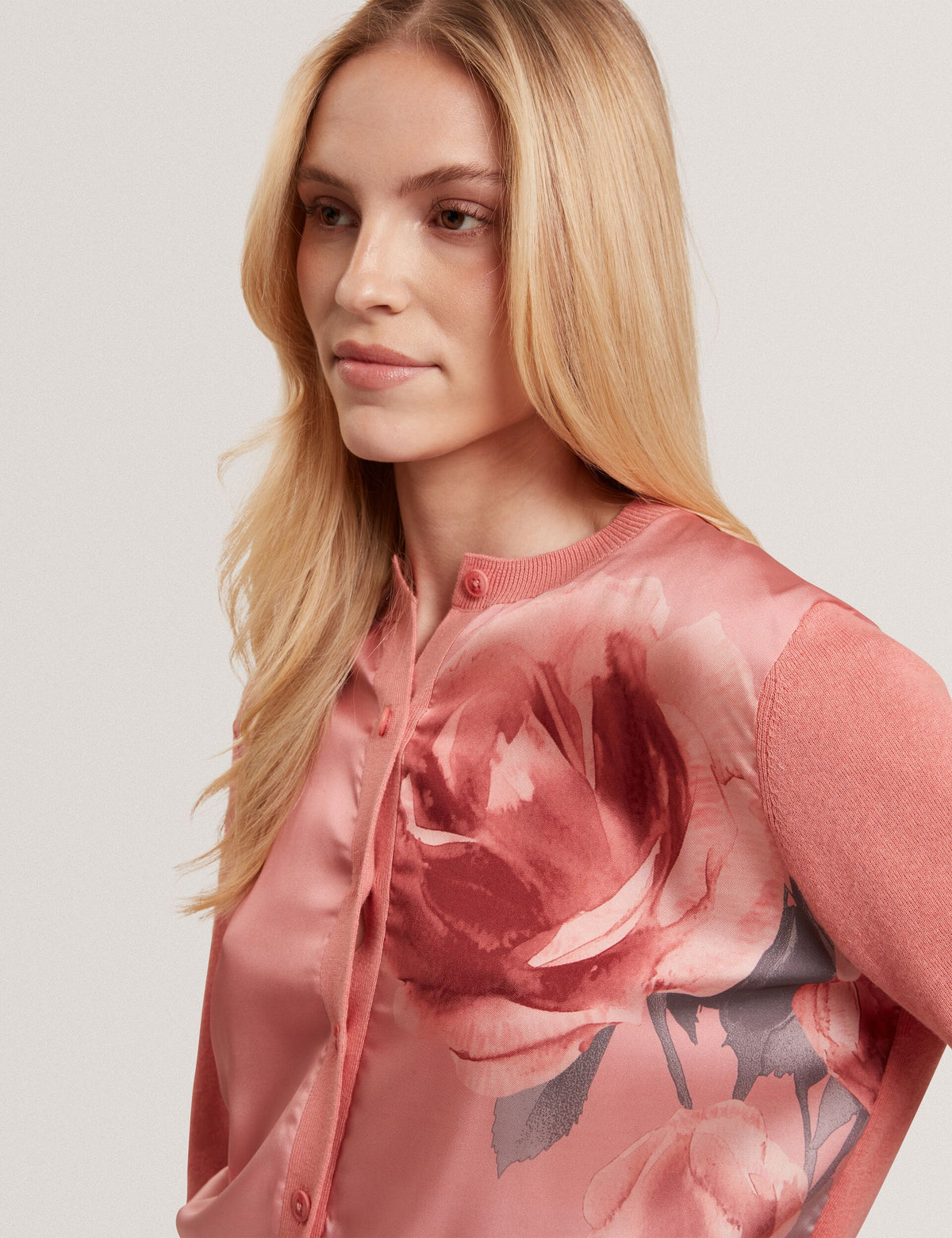 Ted Baker - ILYNA
Roze gilet met geweven print aan de voorkant