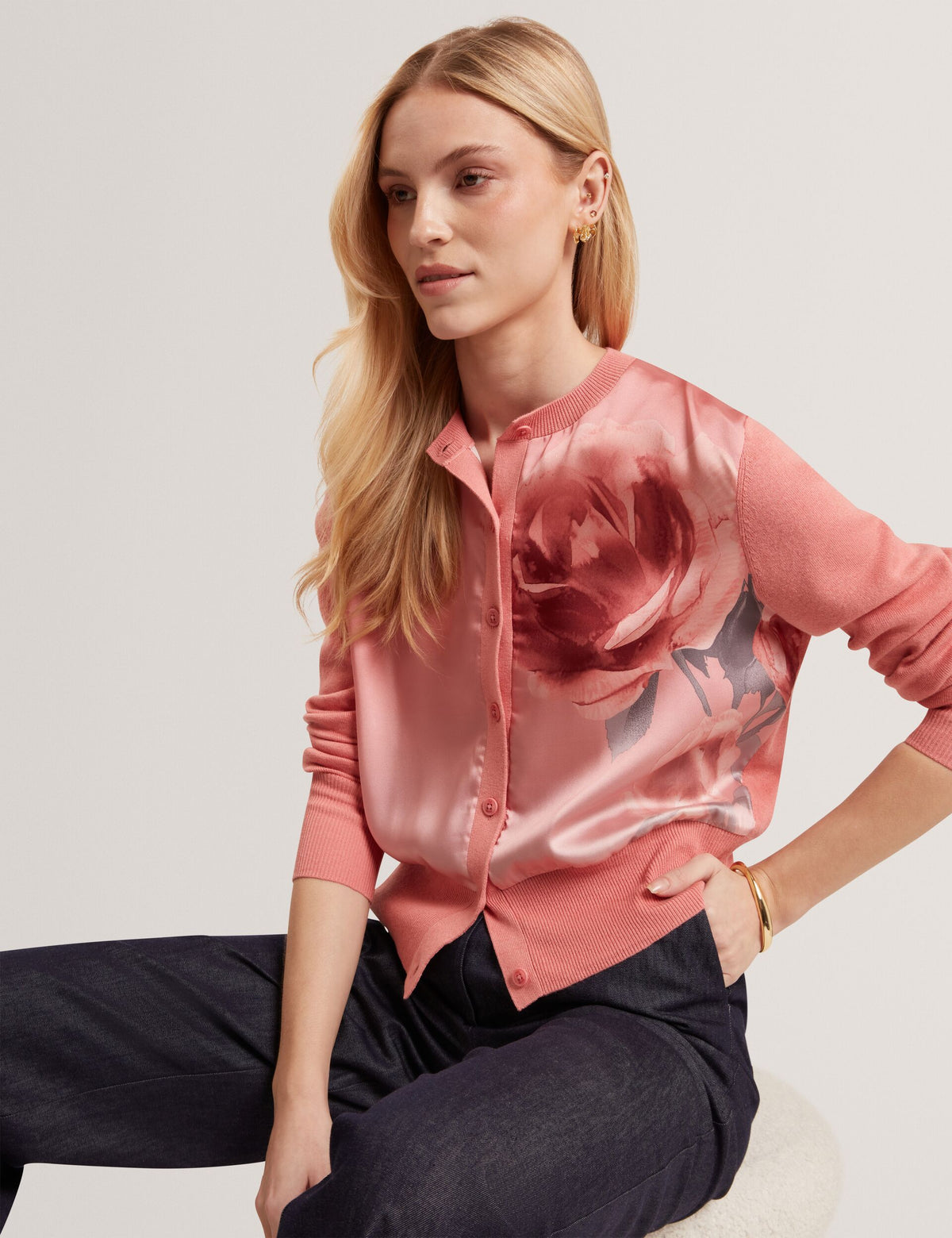 Ted Baker - ILYNA
Roze gilet met geweven print aan de voorkant