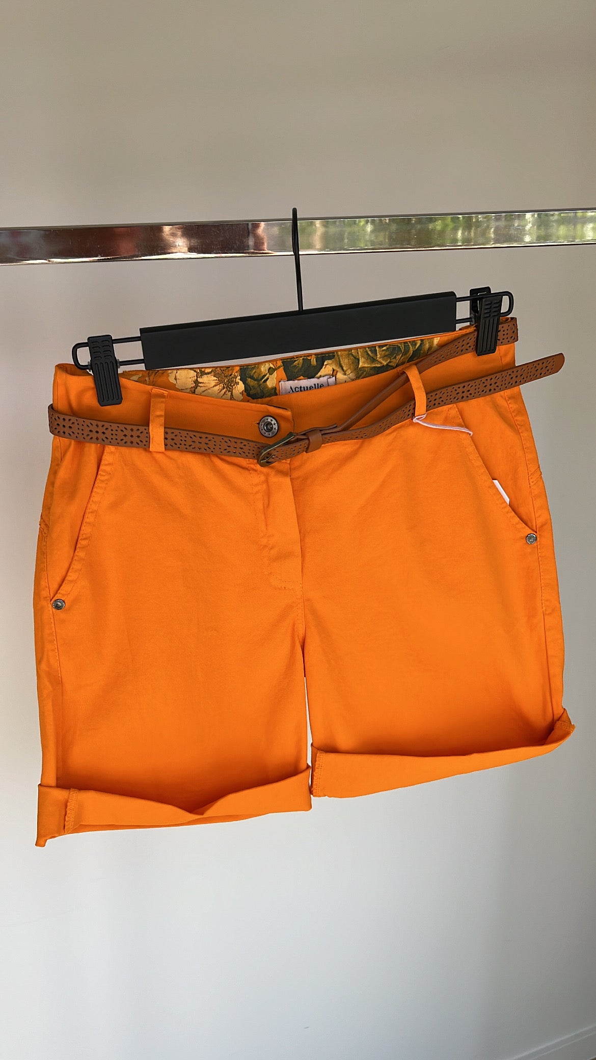 Oranje short Actuelle