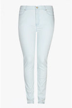Afbeelding in Gallery-weergave laden, Stretch broek met jeanslook lichtblauw Xandres ( Princess)
