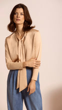 Afbeelding in Gallery-weergave laden, Oudroze bloes met striklint Gigue
